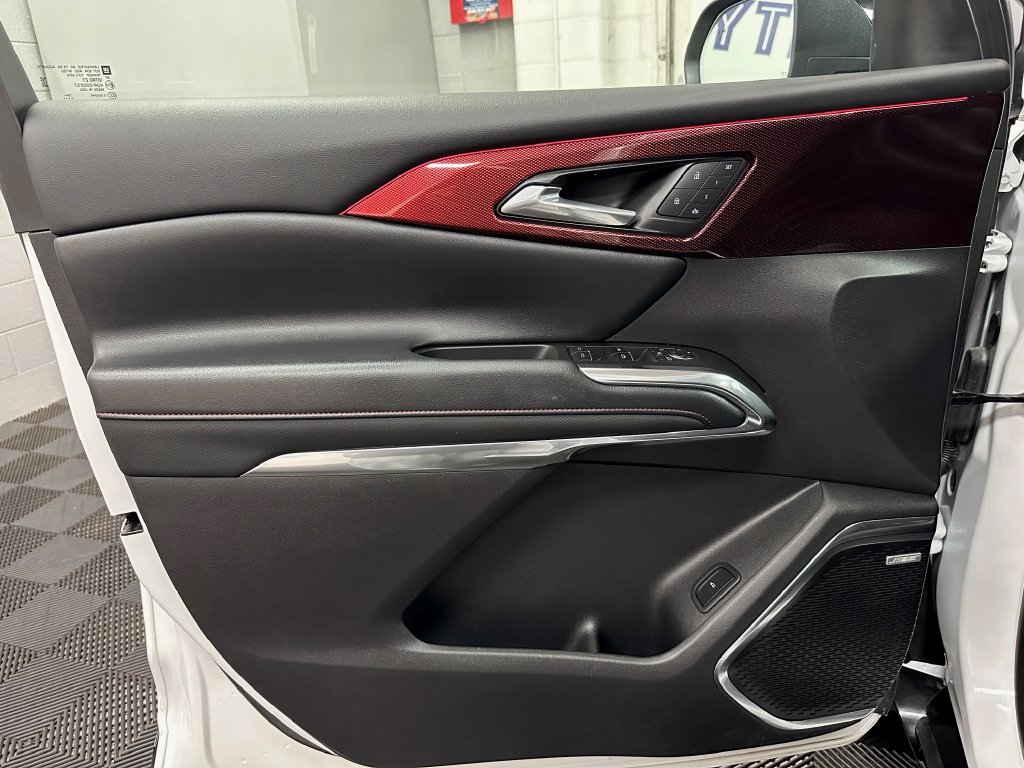 Used 2025 Chevrolet Traverse RS w/ LPO, Floor Liner Package AWD/4WD image 16
