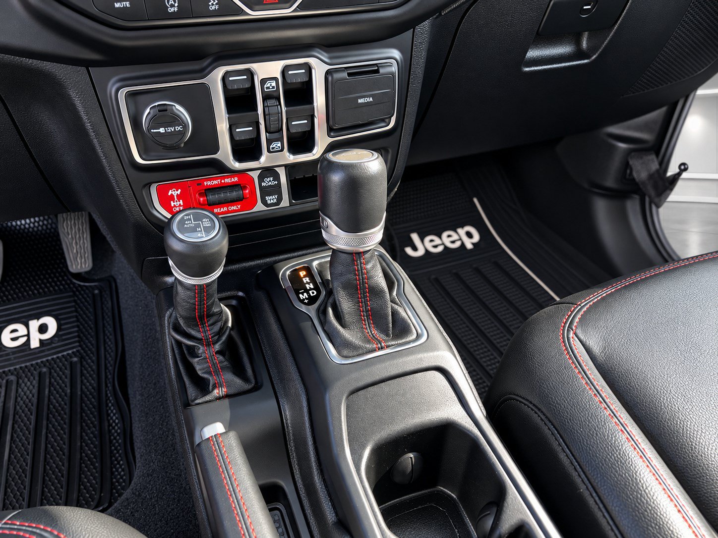 Used 2021 Jeep Gladiator Rubicon AWD/4WD image 16