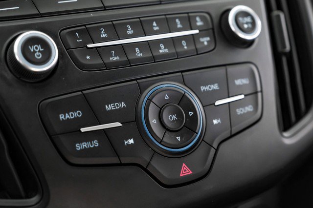 Used 2018 Ford Focus SE w/ SE Appearance Package image 23