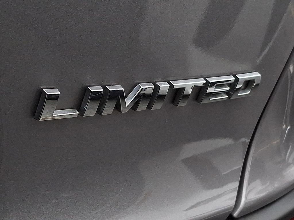 Used 2019 Jeep Cherokee Limited image 30