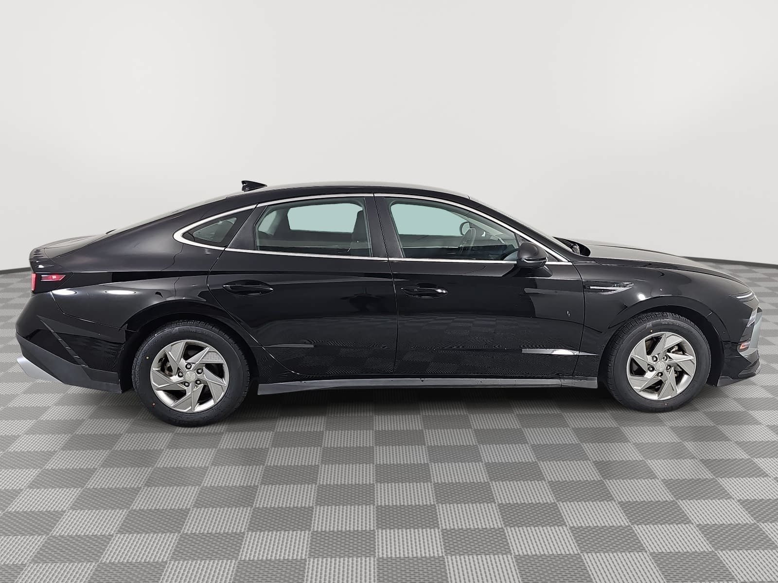Used 2025 Hyundai Sonata SE FWD image 9