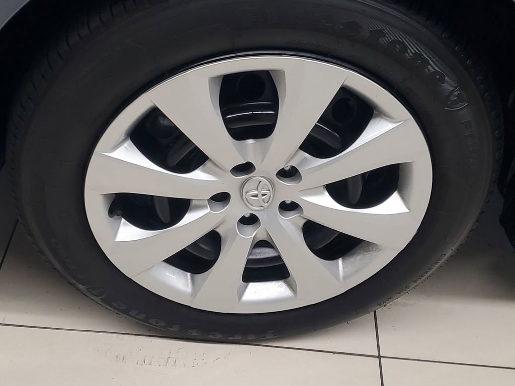 Used 2025 Toyota Corolla LE image 4