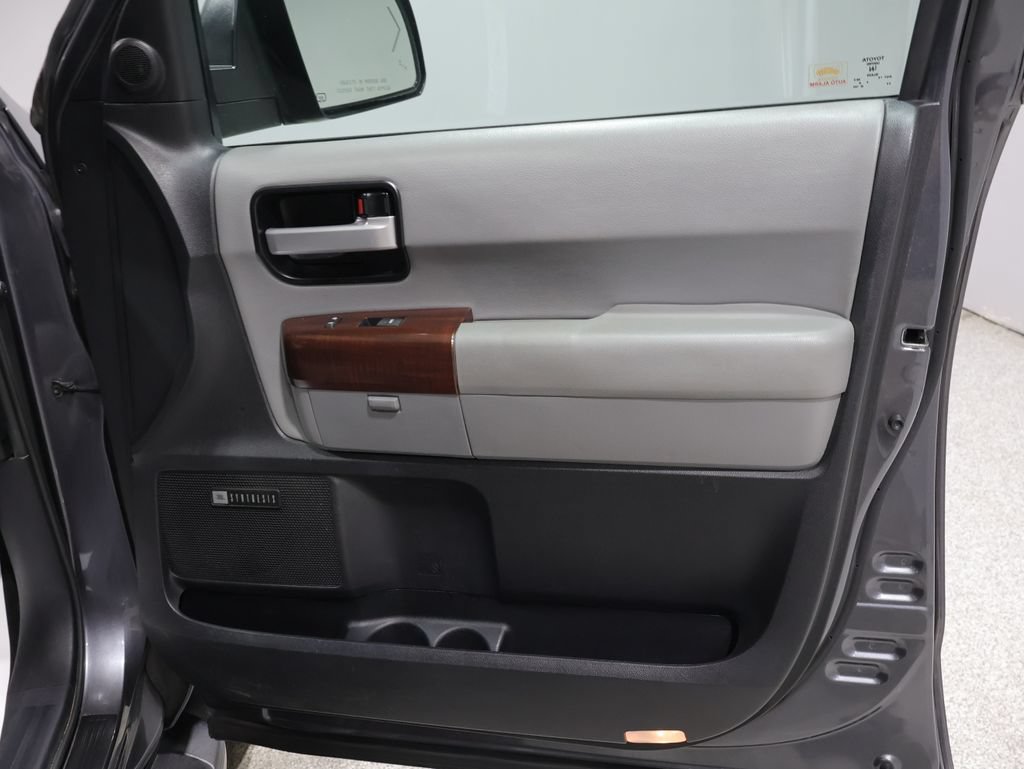 Used 2013 Toyota Sequoia Platinum AWD/4WD image 23