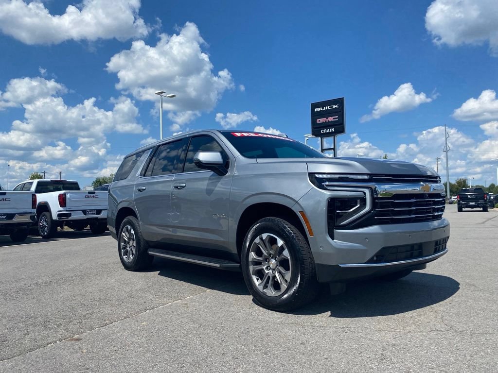 Used 2025 Chevrolet Tahoe LT w/ Comfort Package AWD/4WD image 4