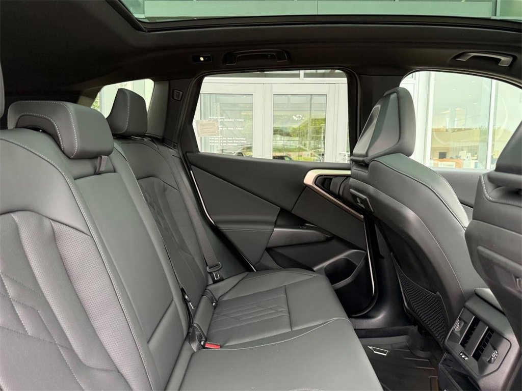New 2025 BMW X3 xDrive30i w/ Convenience Package image 5