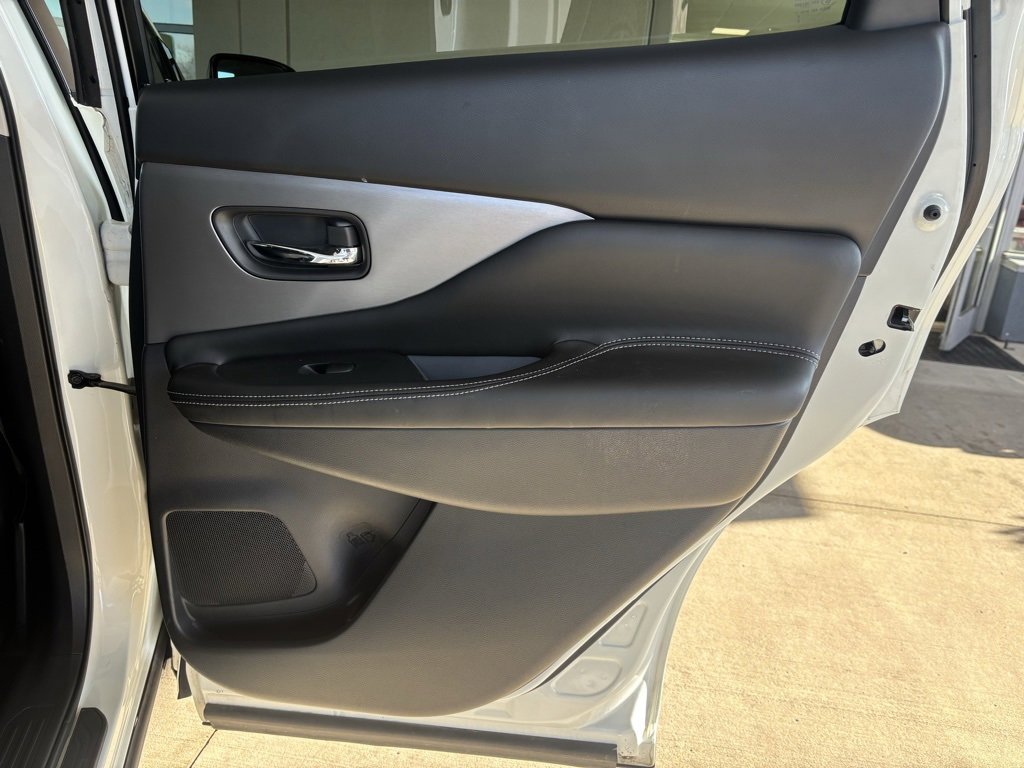 Used 2020 Nissan Murano SV w/ Premium Package image 23