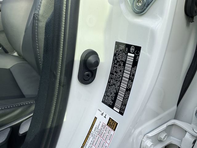 Used 2019 Toyota Prius XLE image 35