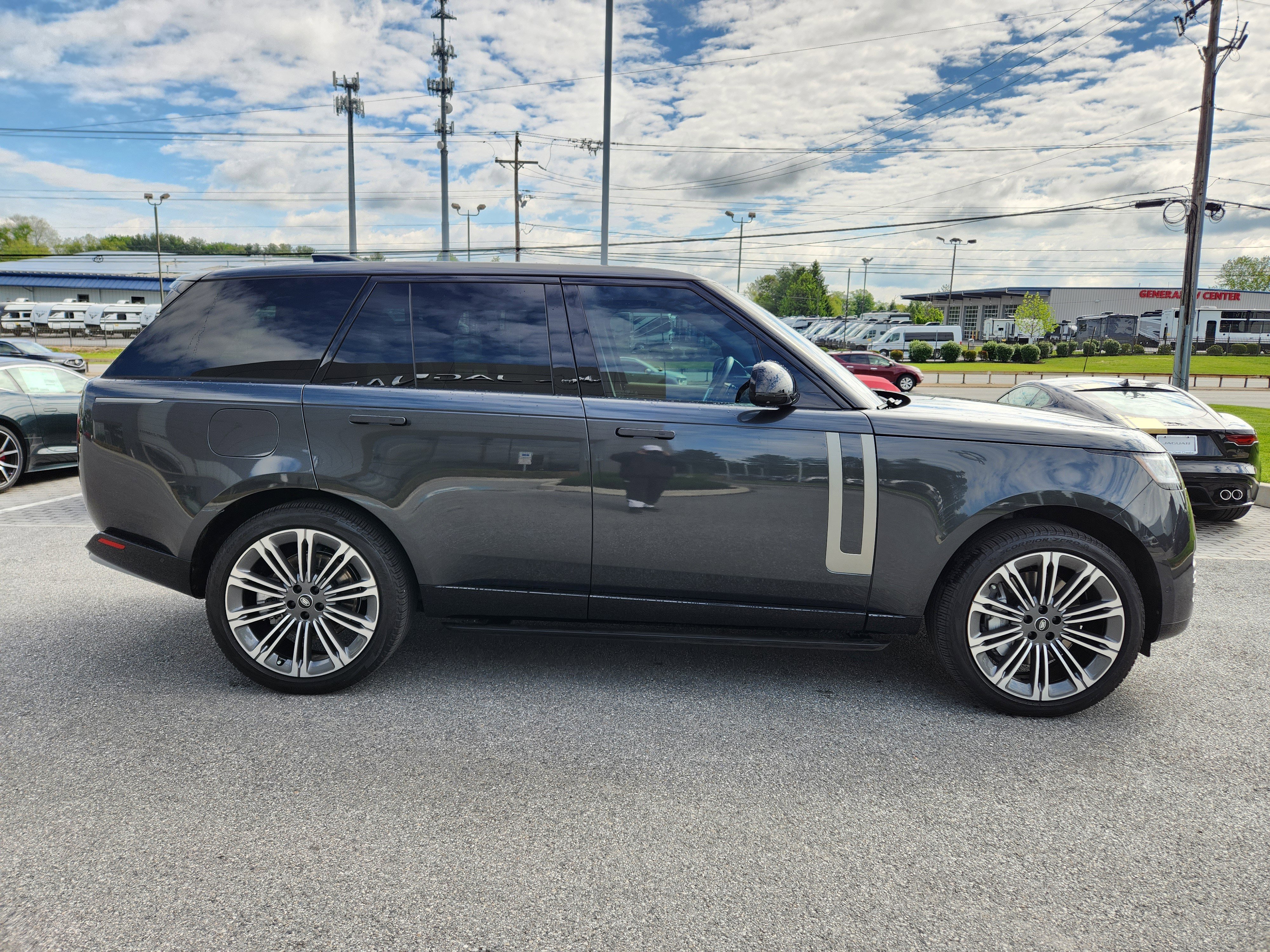 Certified 2023 Land Rover Range Rover SE AWD/4WD image 6
