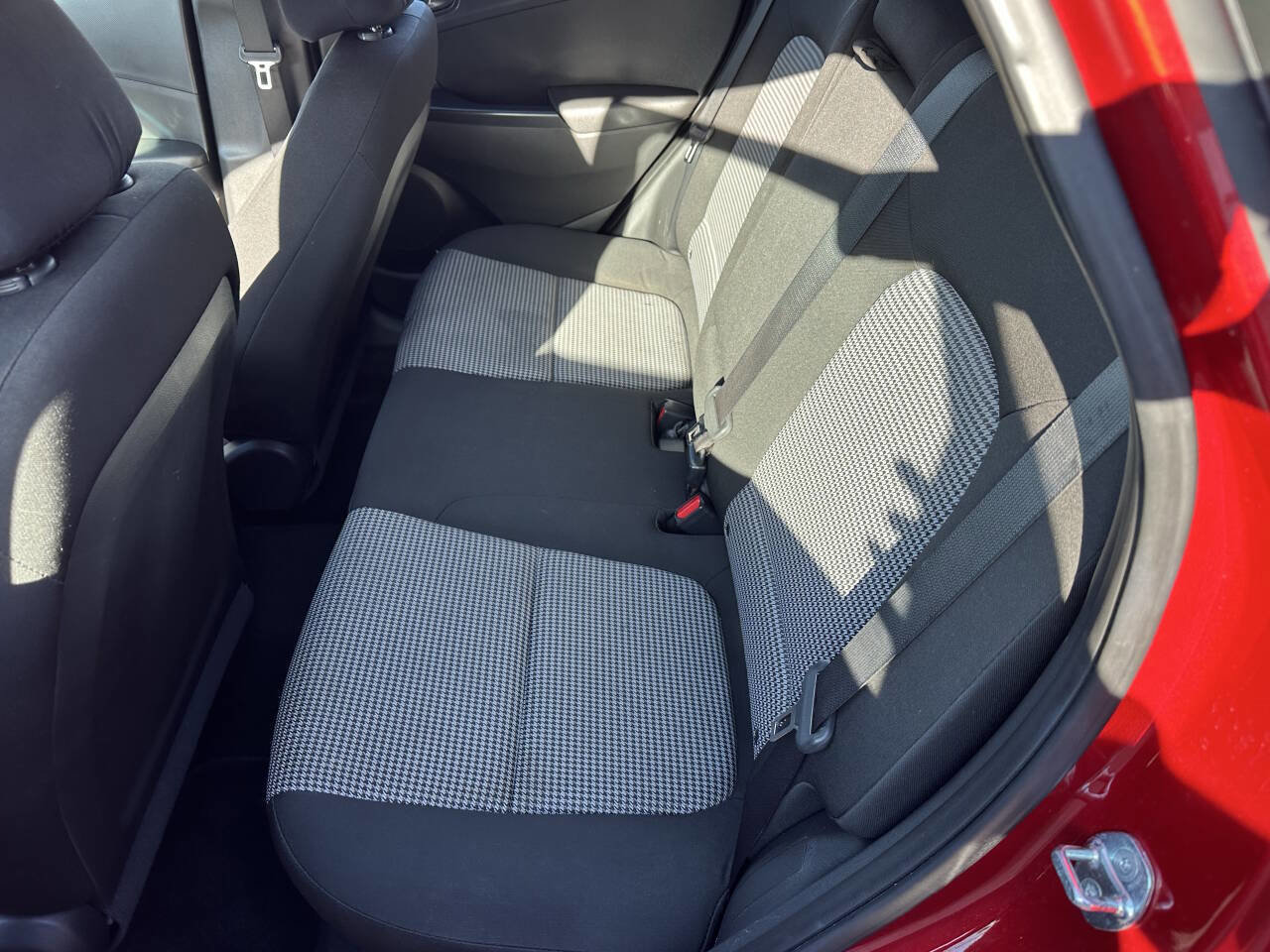 Used 2023 Hyundai Kona SE image 12