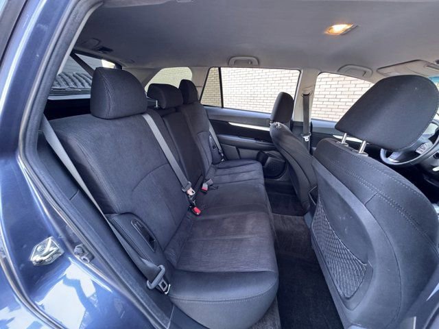 Used 2013 Subaru Outback 2.5i Premium AWD/4WD image 9