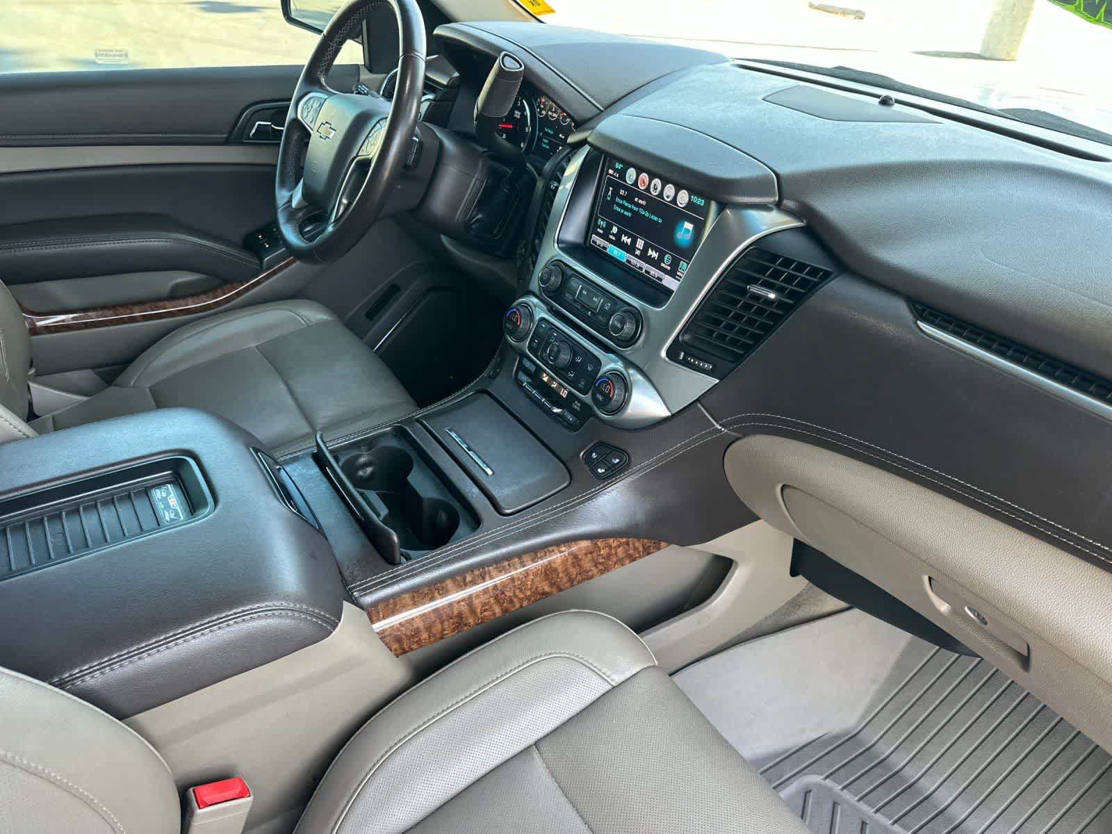 Used 2020 Chevrolet Tahoe Premier w/ Premier 6.2L Value Package AWD/4WD image 18