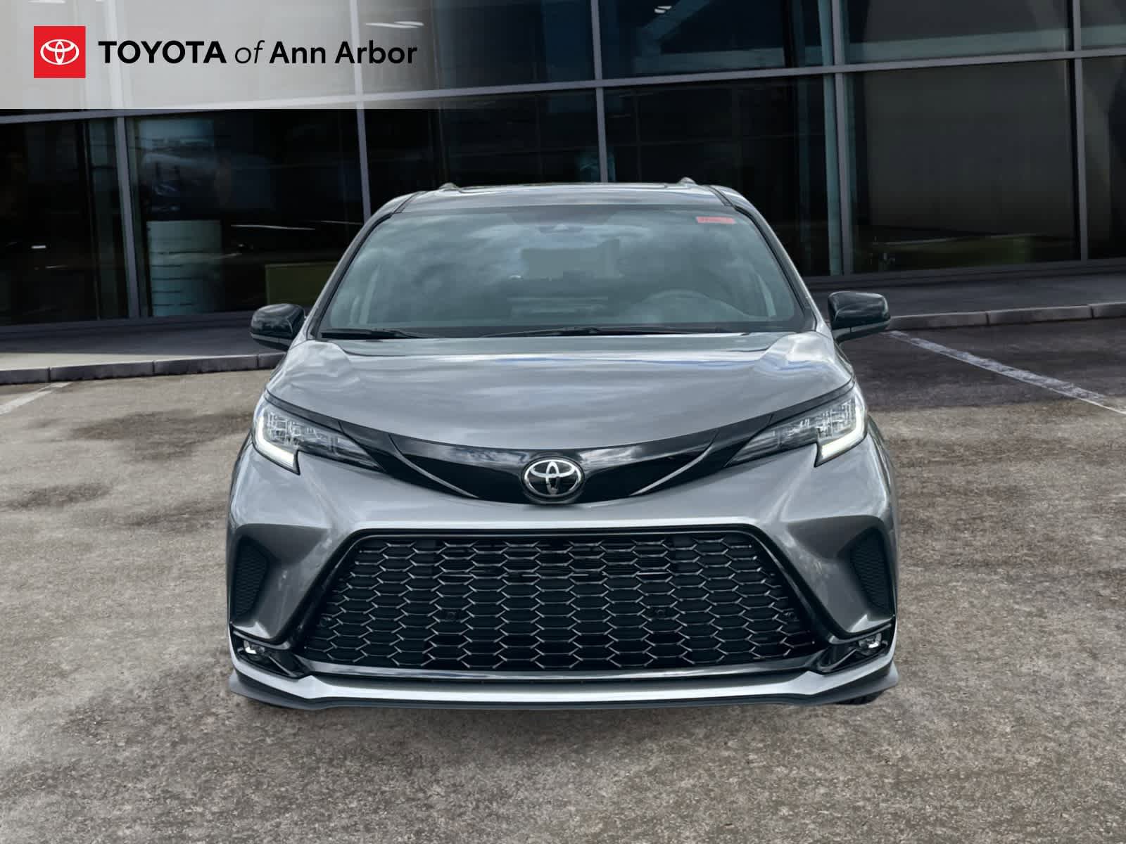 Used 2026 Toyota Sienna XSE AWD/4WD image 14