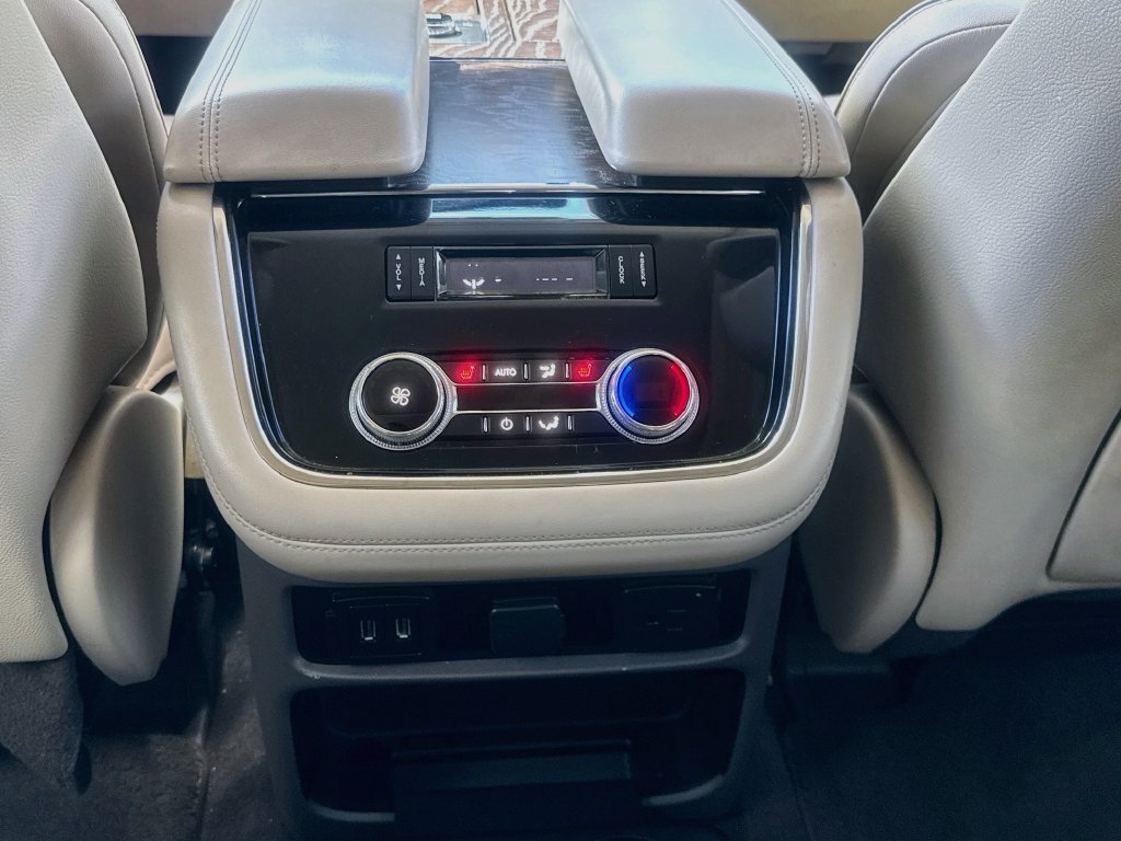 Used 2018 Lincoln Navigator Select AWD/4WD image 27