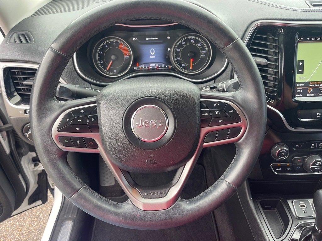 Used 2019 Jeep Cherokee Limited w/ Luxury Group image 7