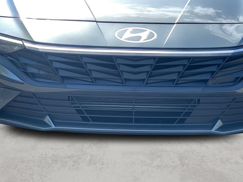 Certified 2026 Hyundai Elantra SE FWD image 42