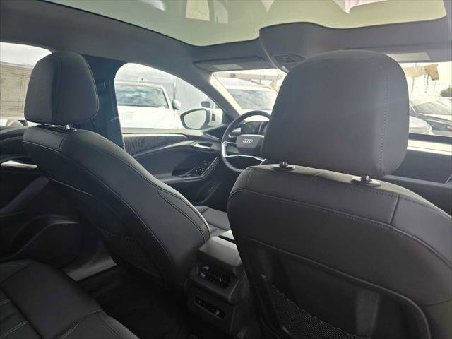 New 2025 Audi A6 e-tron Premium AWD/4WD image 11