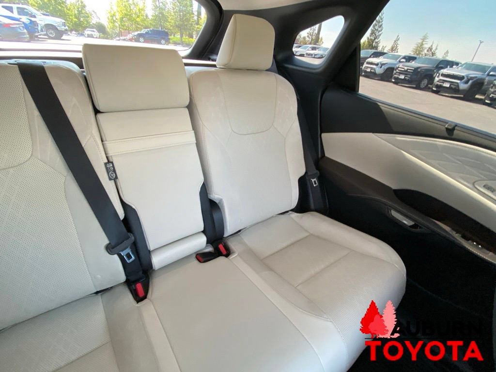 Used 2026 Lexus RX 450h AWD w/ Convenience Package image 23