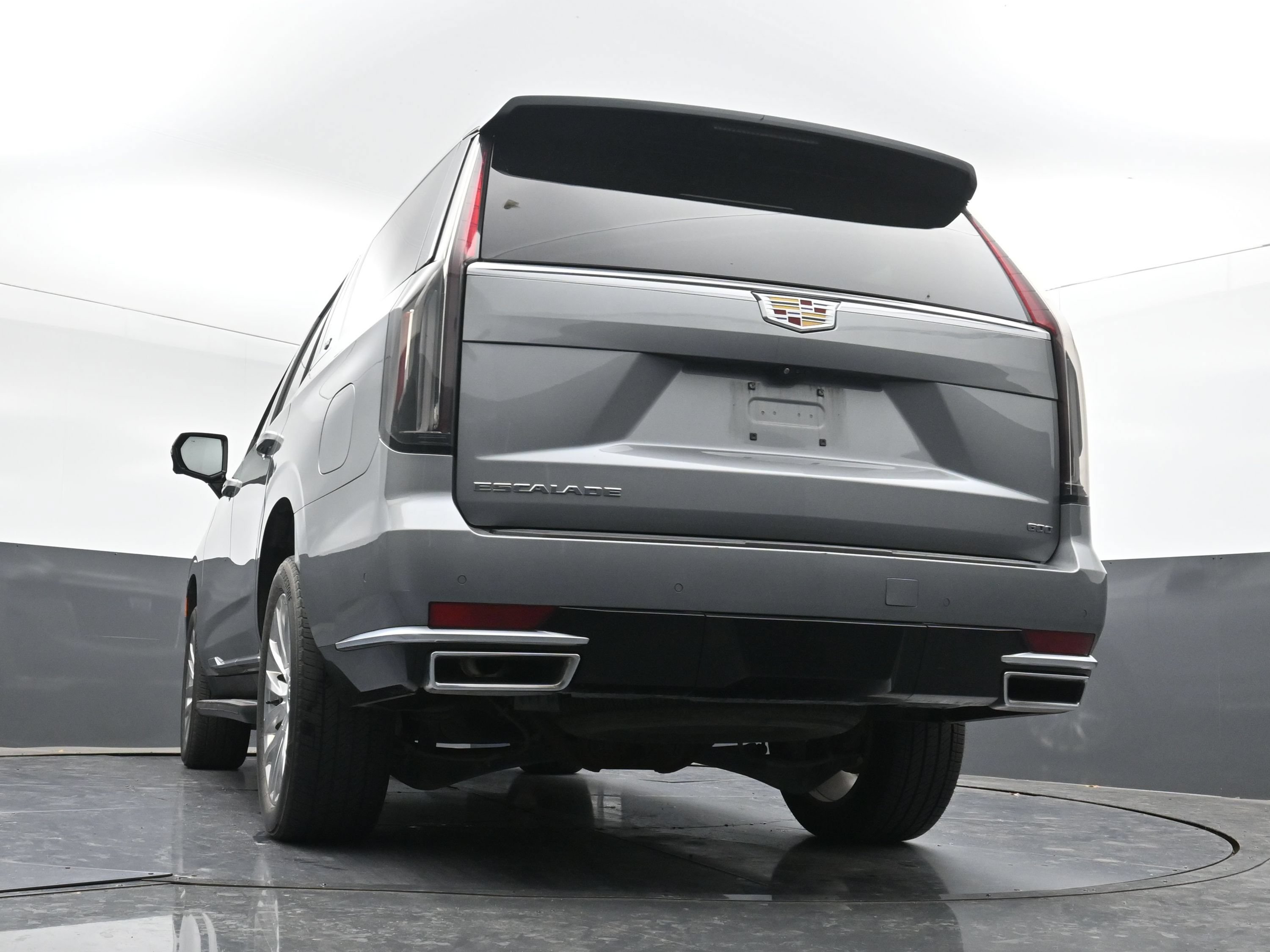 Used 2023 Cadillac Escalade Premium Luxury AWD/4WD image 31