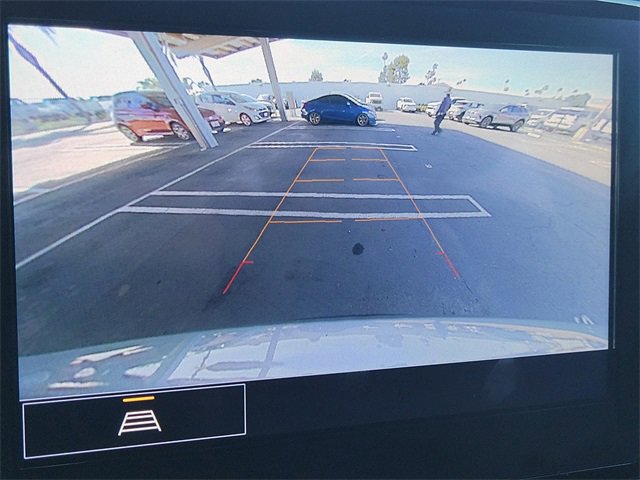 Used 2023 Chevrolet Traverse LT image 14