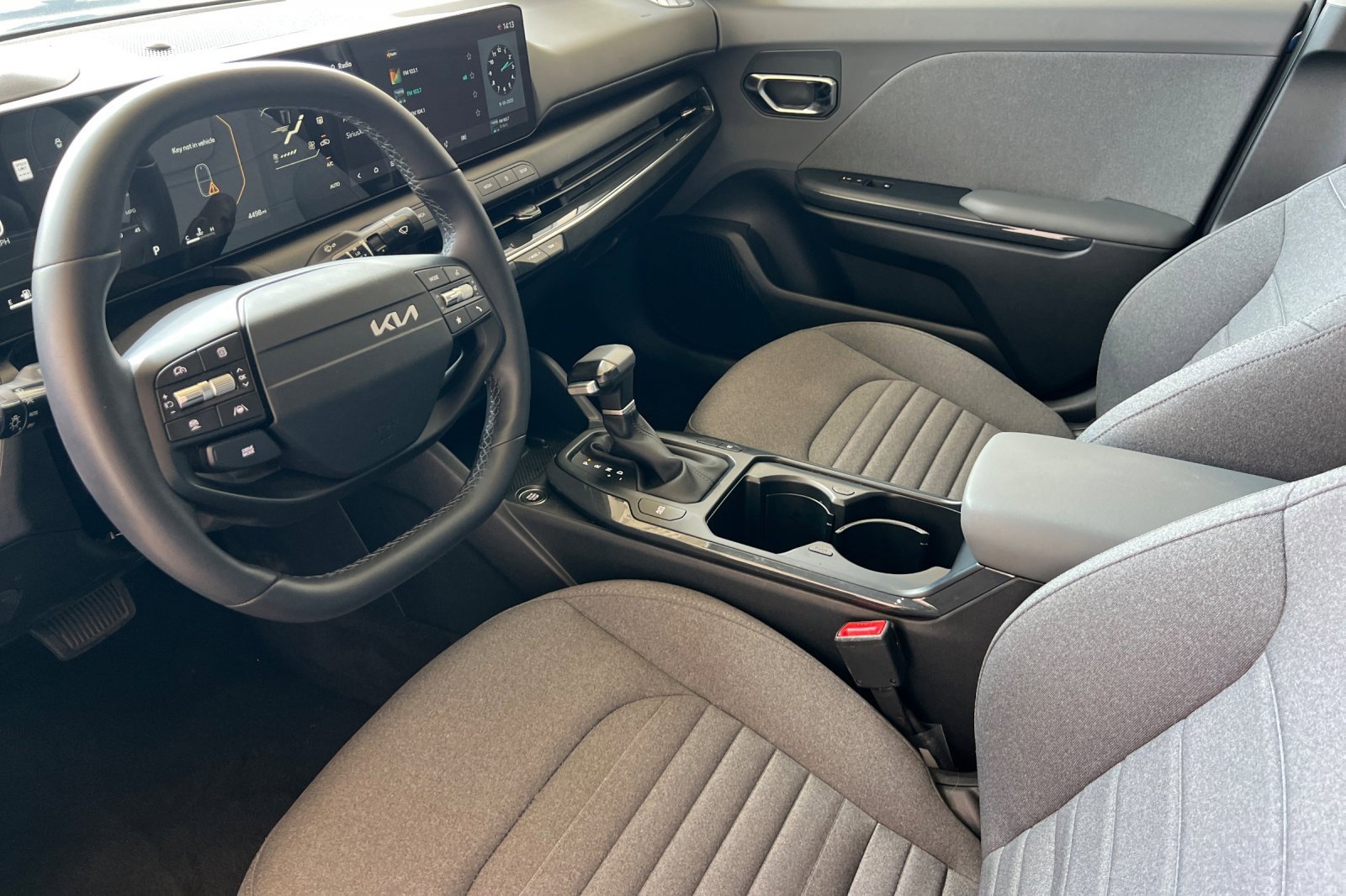 Used 2025 Kia K4 EX image 10