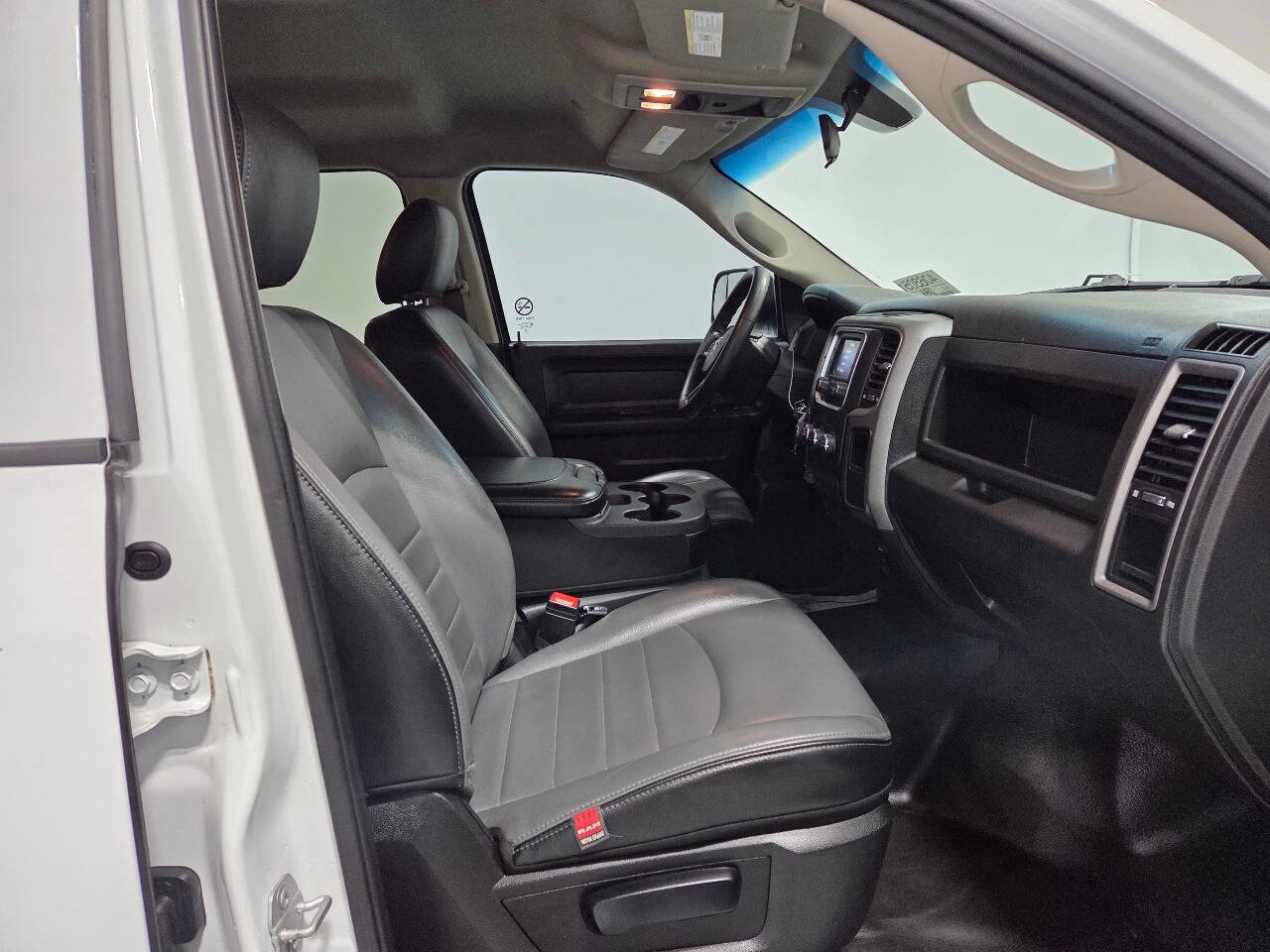 Used 2022 RAM 1500 Tradesman w/ Chrome Appearance Group image 16