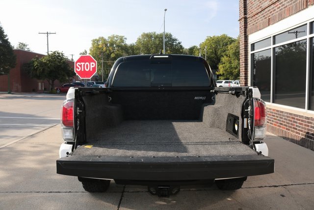 Used 2020 Toyota Tacoma Limited image 14