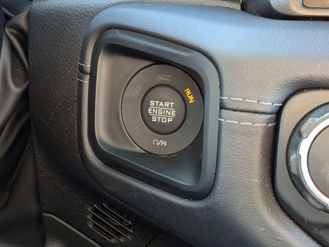 Used 2025 Jeep Wrangler Unlimited Sahara AWD/4WD image 28