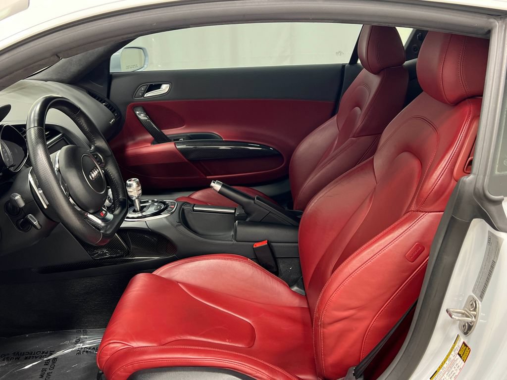 Used 2015 Audi R8 V8 w/ Extended Leather Package AWD/4WD image 12
