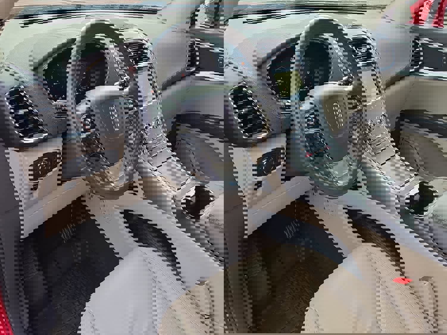 Used 2020 Lincoln Nautilus Premier w/ Equipment Group 101A image 6