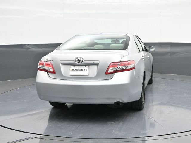 Used 2010 Toyota Camry LE image 11