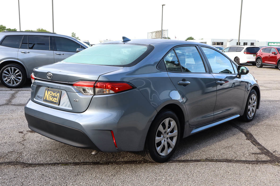 Used 2024 Toyota Corolla LE FWD image 4