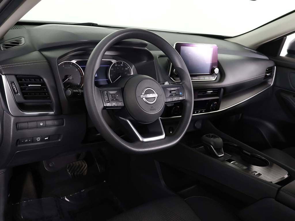 Used 2024 Nissan Rogue SV FWD image 25
