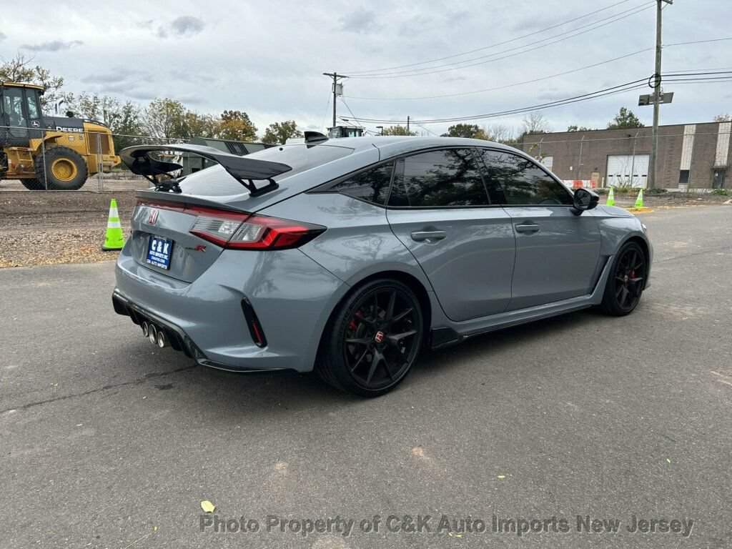Used 2023 Honda Civic Type R image 9