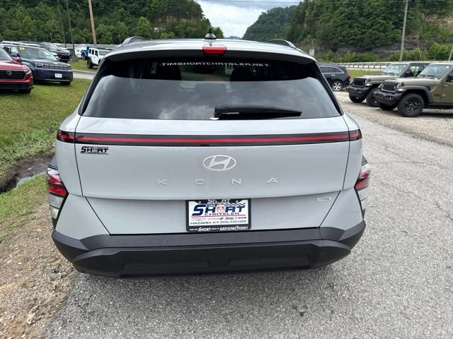 Used 2025 Hyundai Kona SEL AWD/4WD image 4