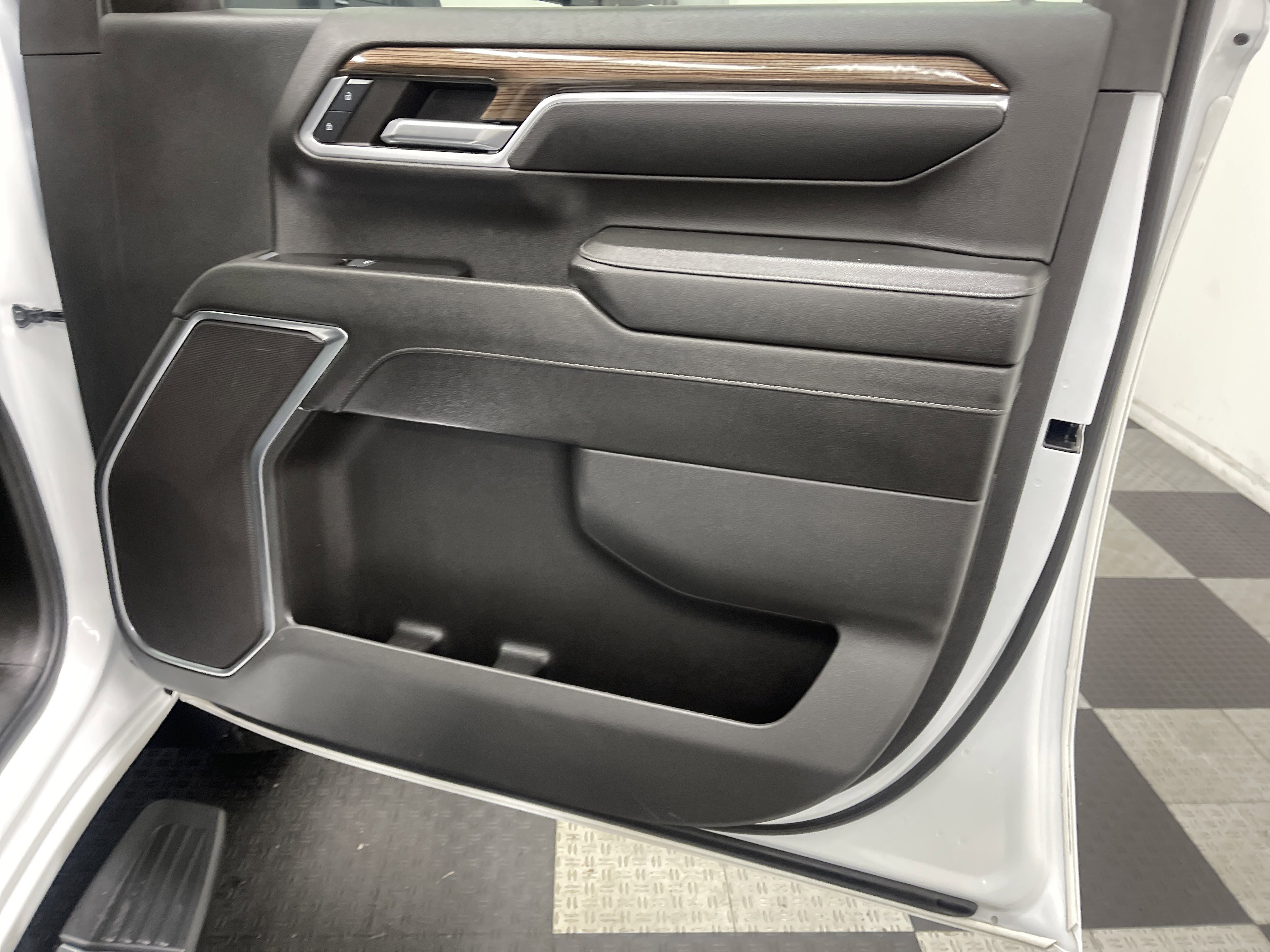 Used 2024 Chevrolet Silverado 2500 LT image 23