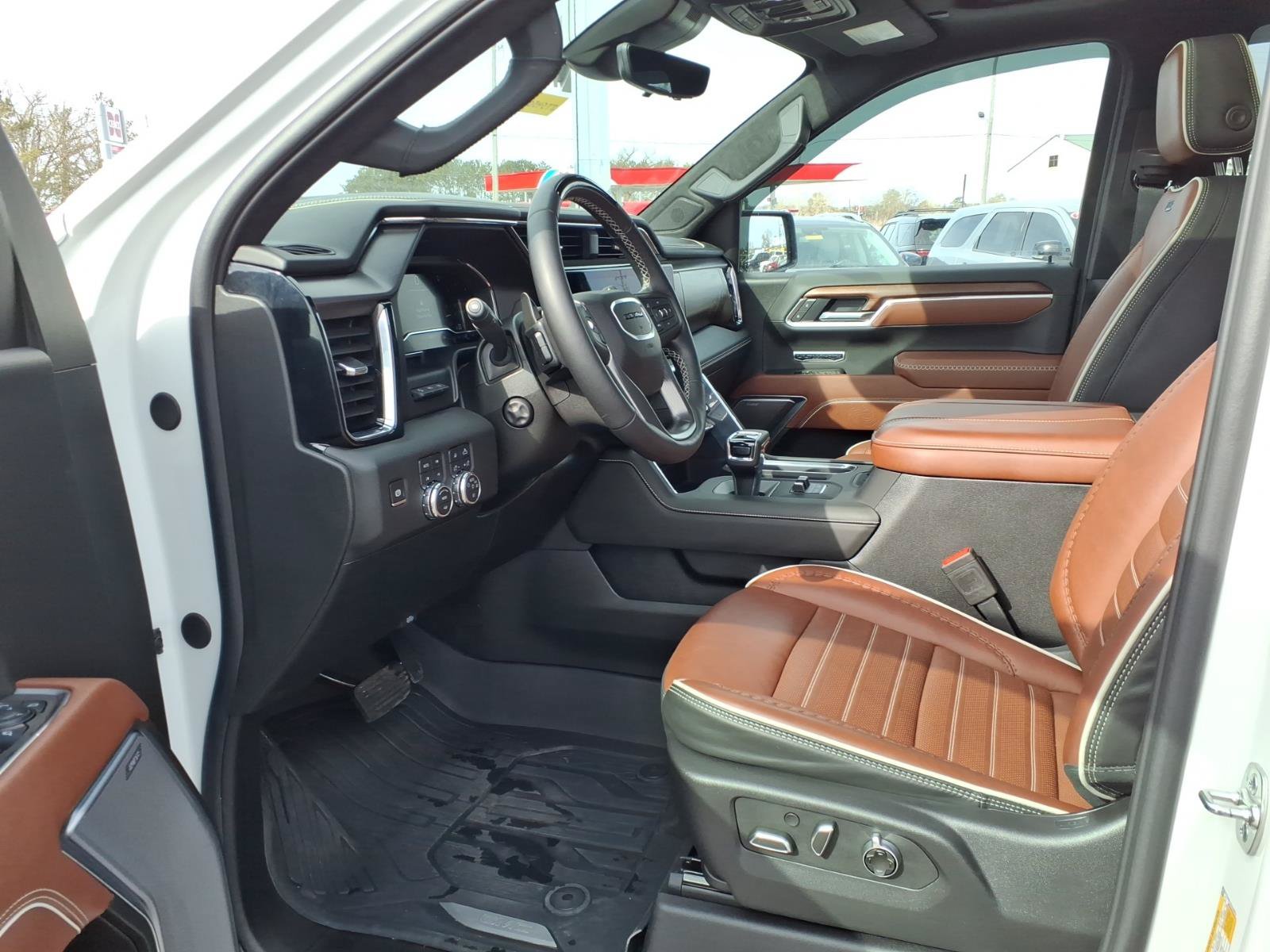 Used 2025 GMC Sierra 1500 Denali Ultimate AWD/4WD image 10