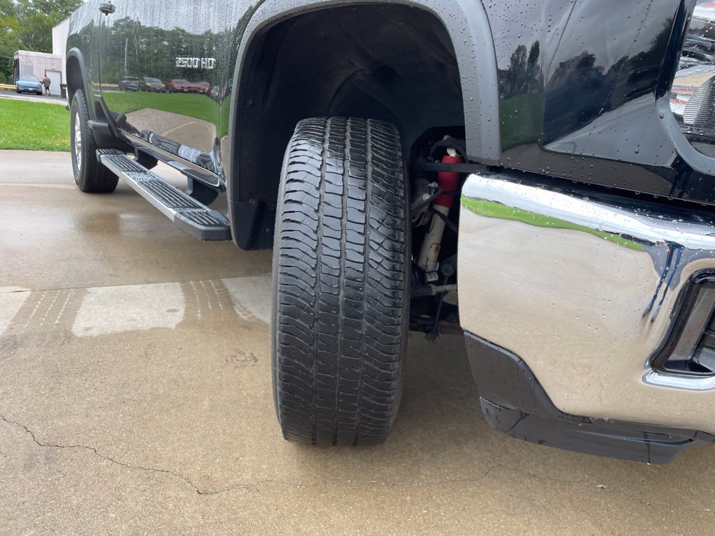 Used 2024 Chevrolet Silverado 2500 LT AWD/4WD image 17