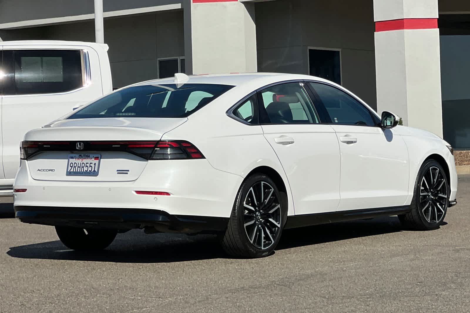 Used 2025 Honda Accord Touring image 2