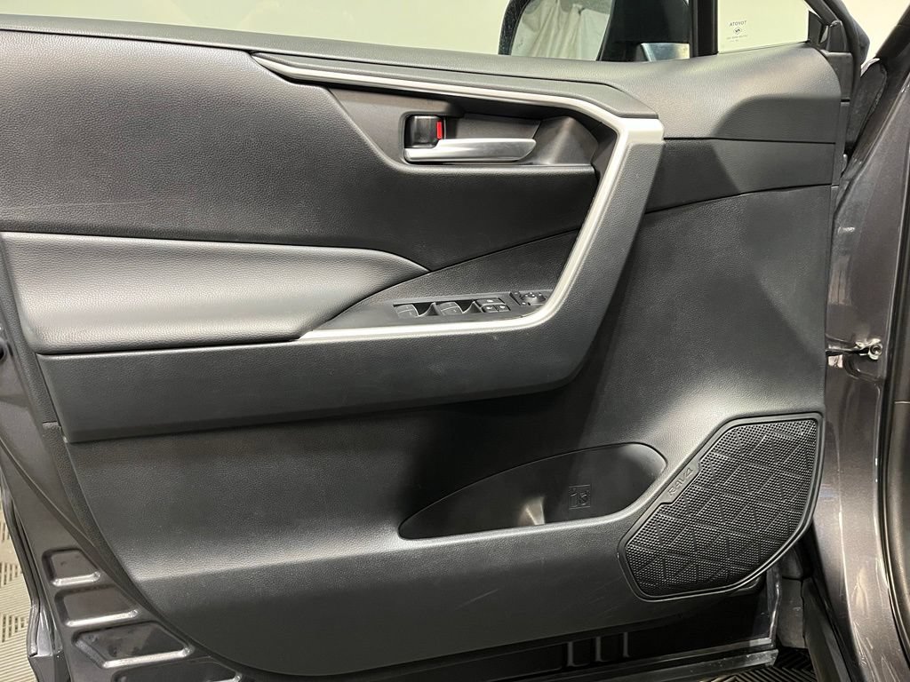 Used 2025 Toyota RAV4 XLE w/ Convenience Package AWD/4WD image 13