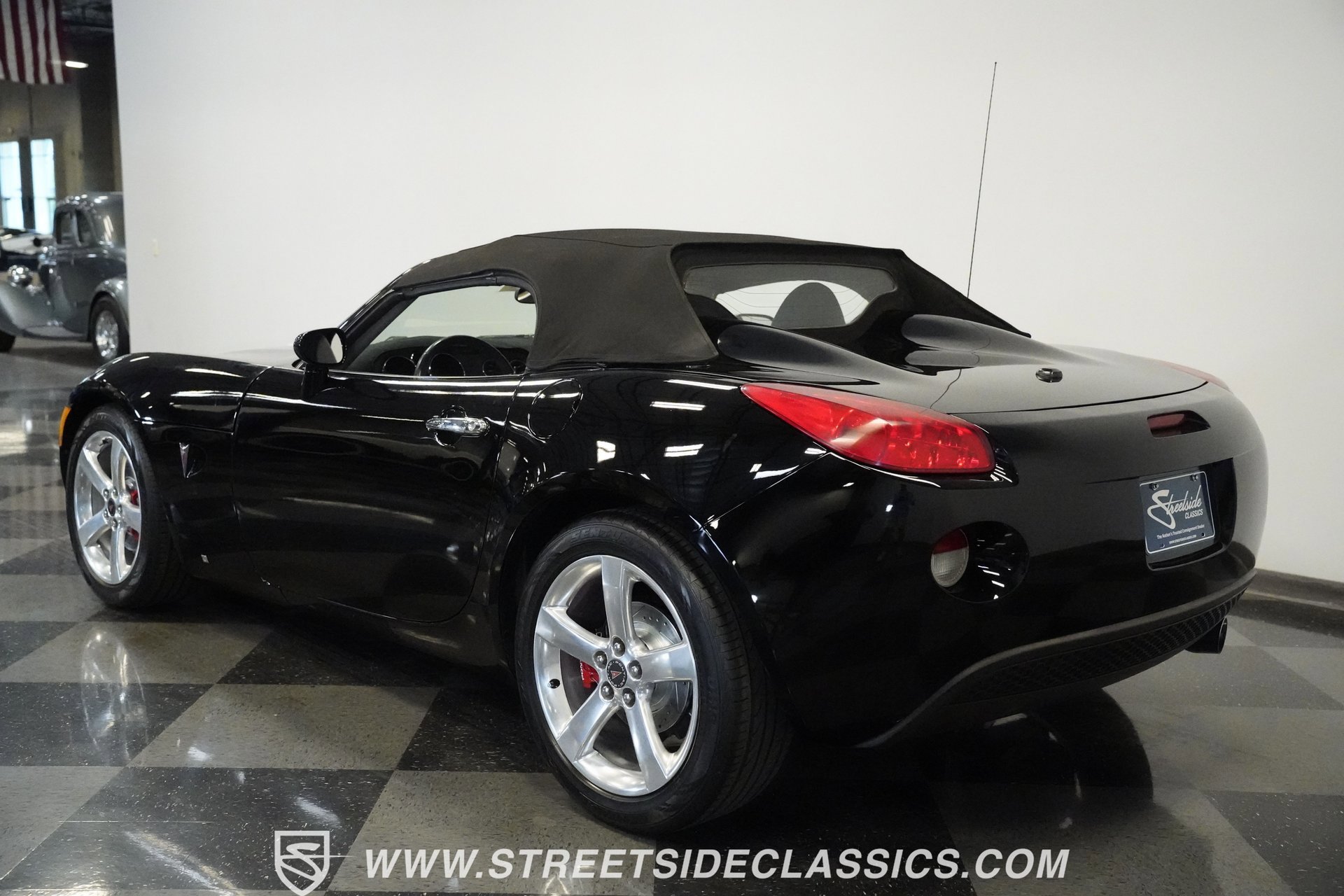 Used 2006 Pontiac Solstice Convertible w/ Premium Package image 10