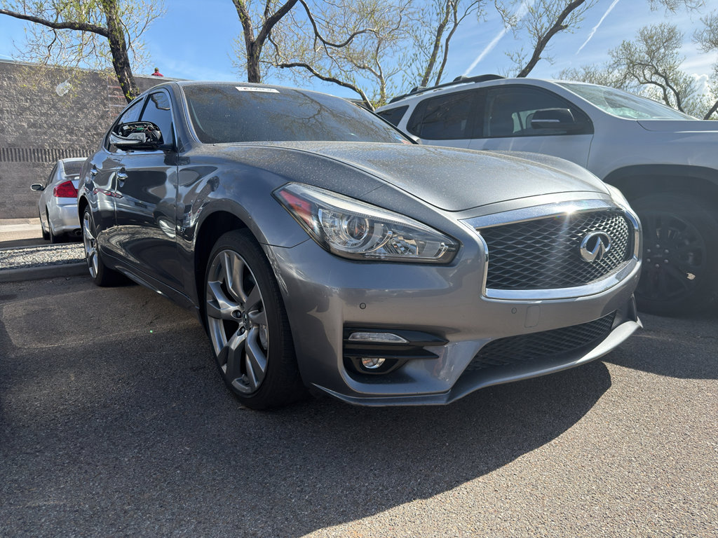 Used 2017 INFINITI Q70 3.7 w/ Technology Package image 4