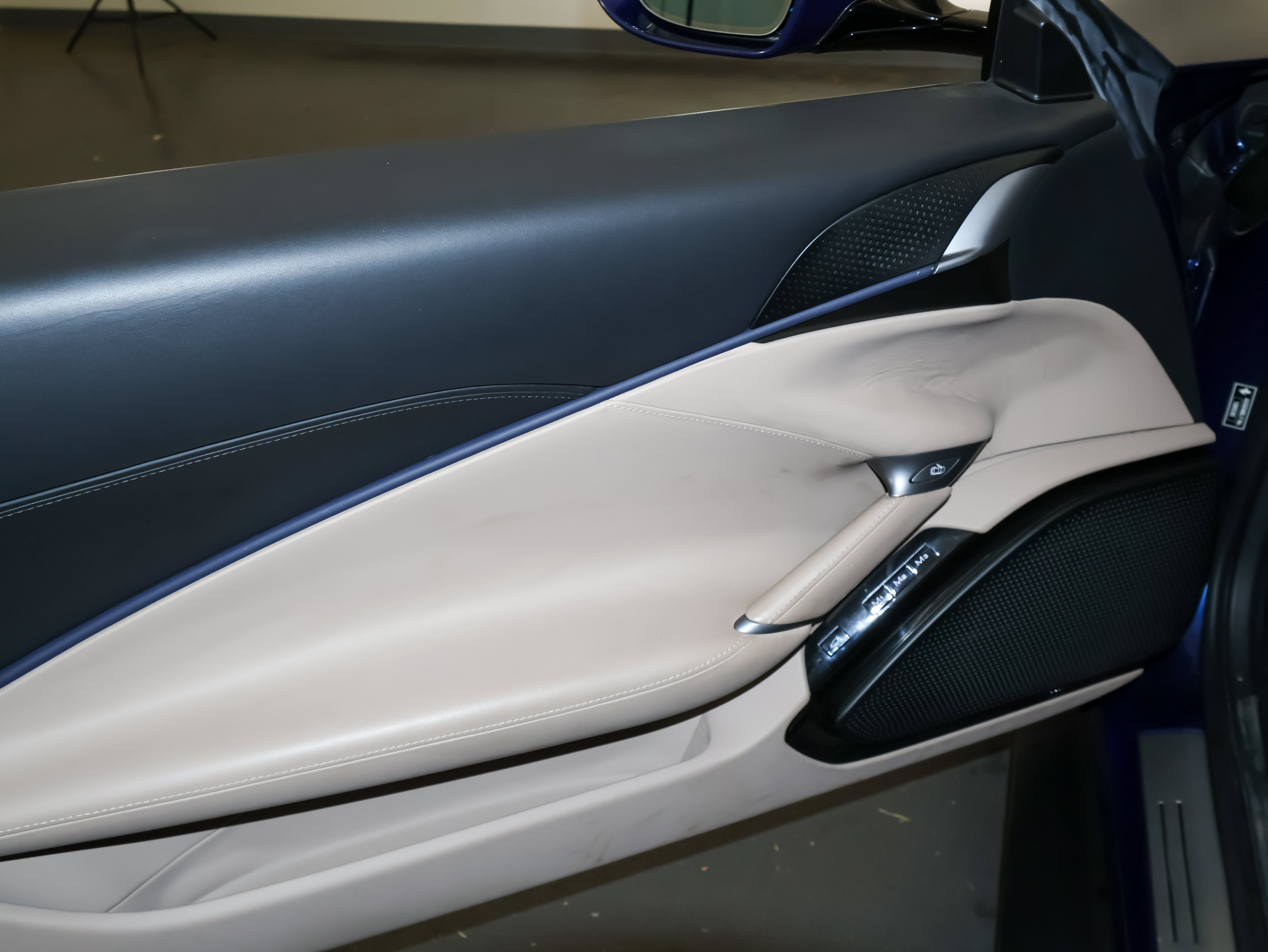 Used 2021 Ferrari Roma RWD image 18