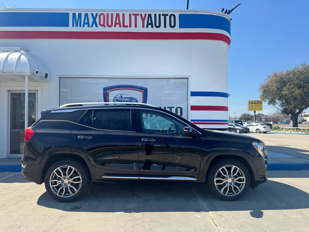 Used 2022 GMC Terrain Denali w/ Denali Premium Package image 22