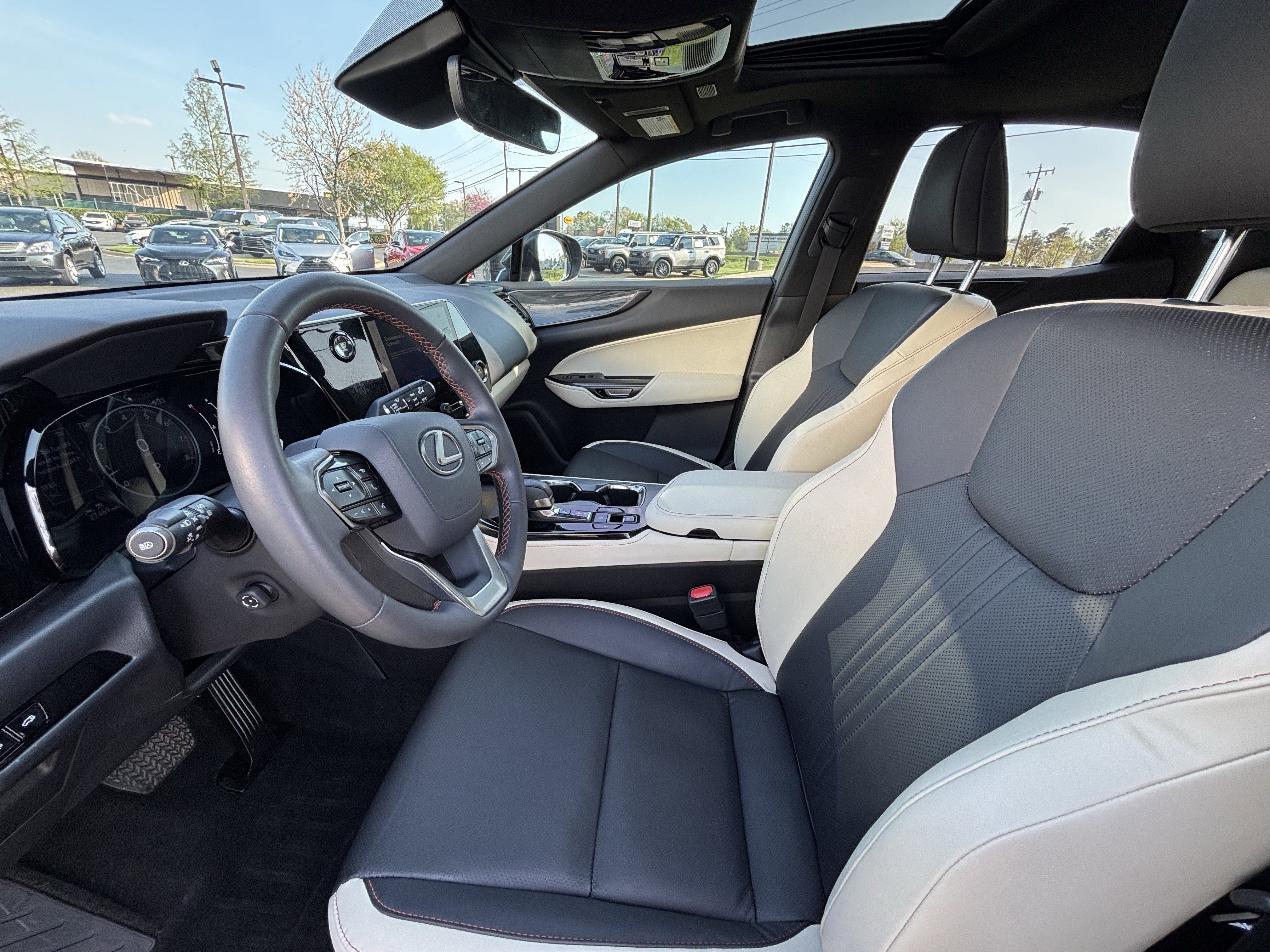 Used 2024 Lexus NX 250 FWD image 16