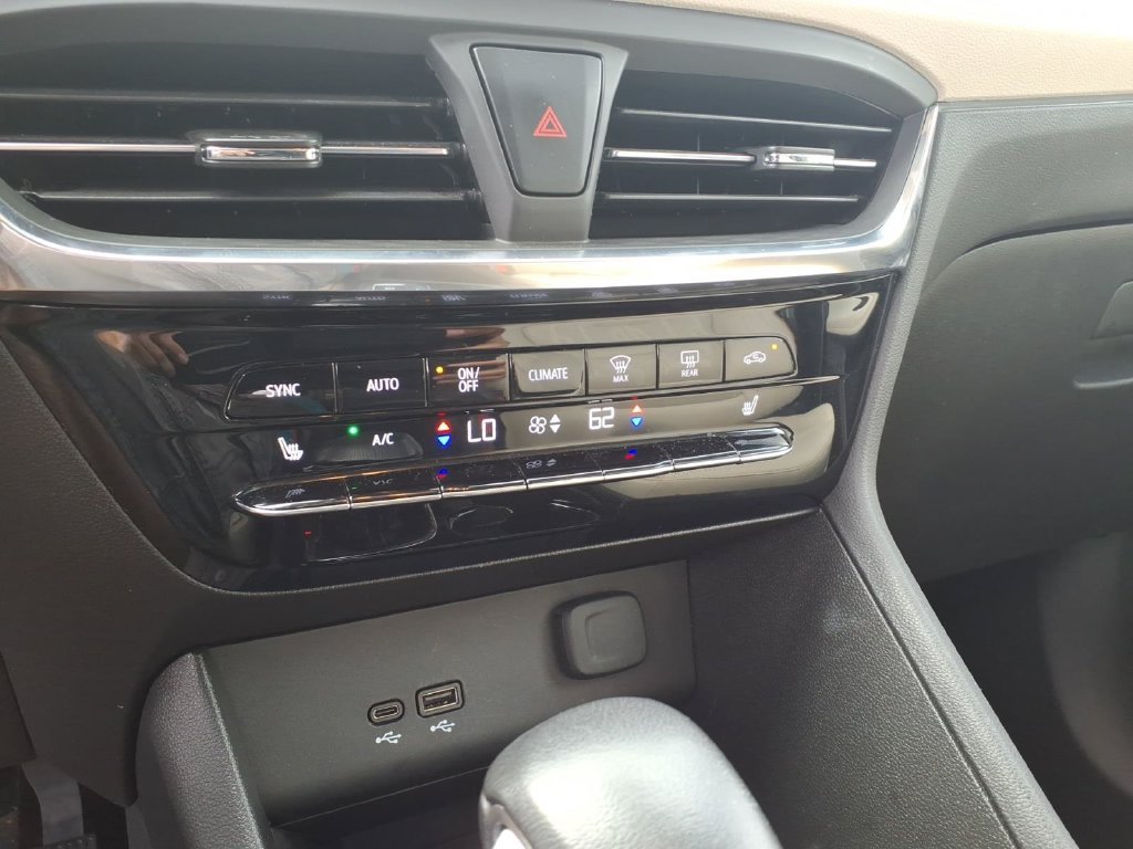 Used 2024 Buick Encore GX Avenir w/ Avenir Convenience Package AWD/4WD image 19