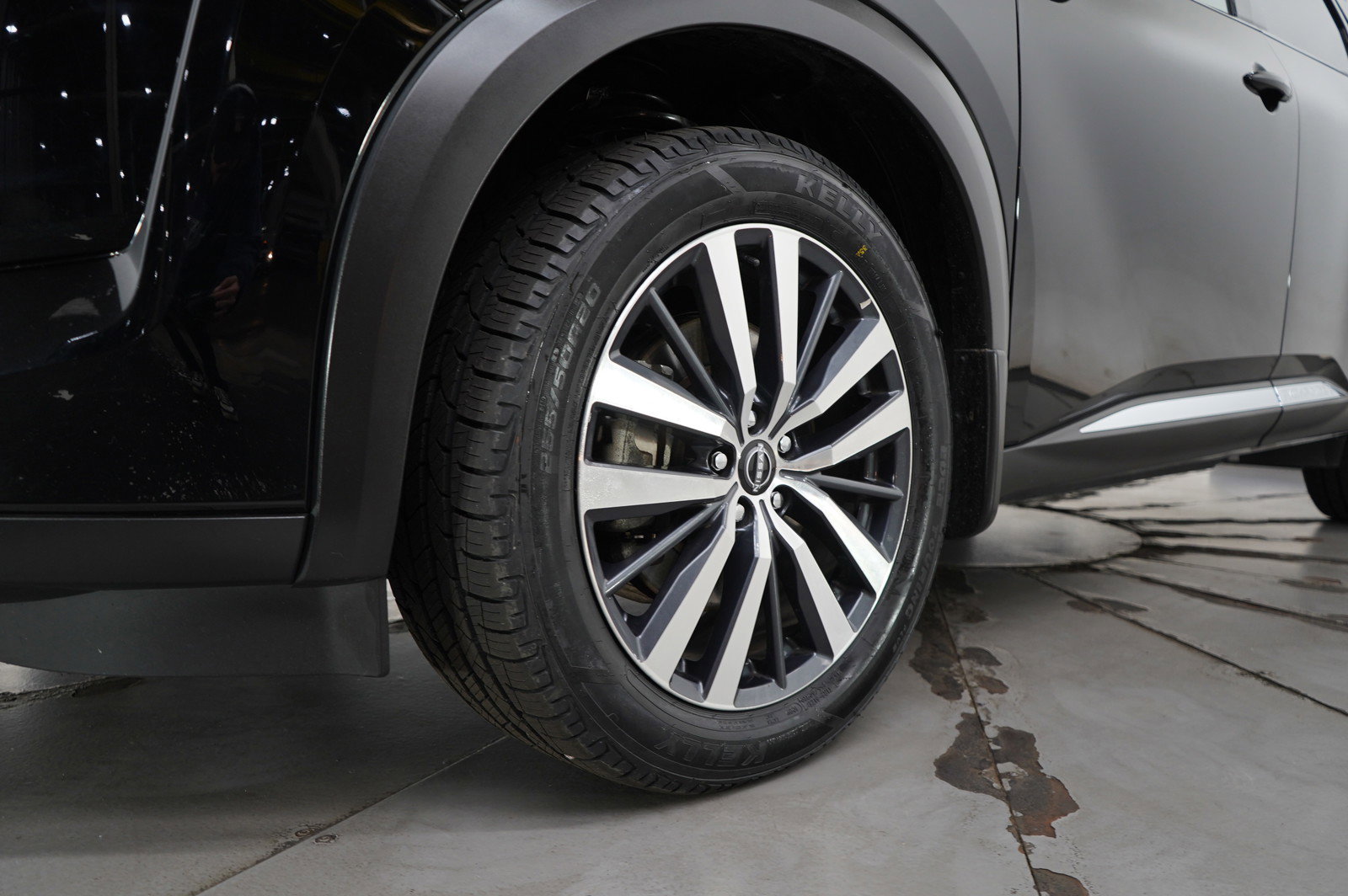 Used 2022 Nissan Pathfinder Platinum w/ Cargo Package image 26