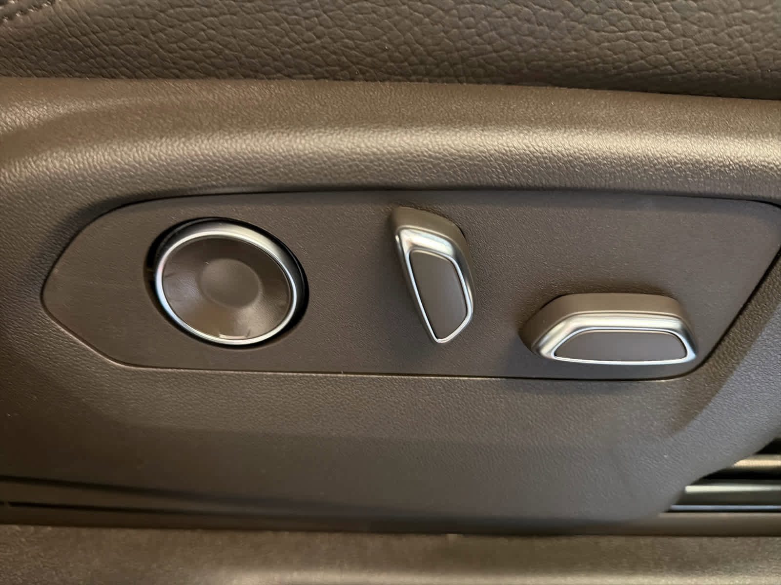 New 2026 GMC Sierra 2500 Denali w/ Denali Reserve Package image 29