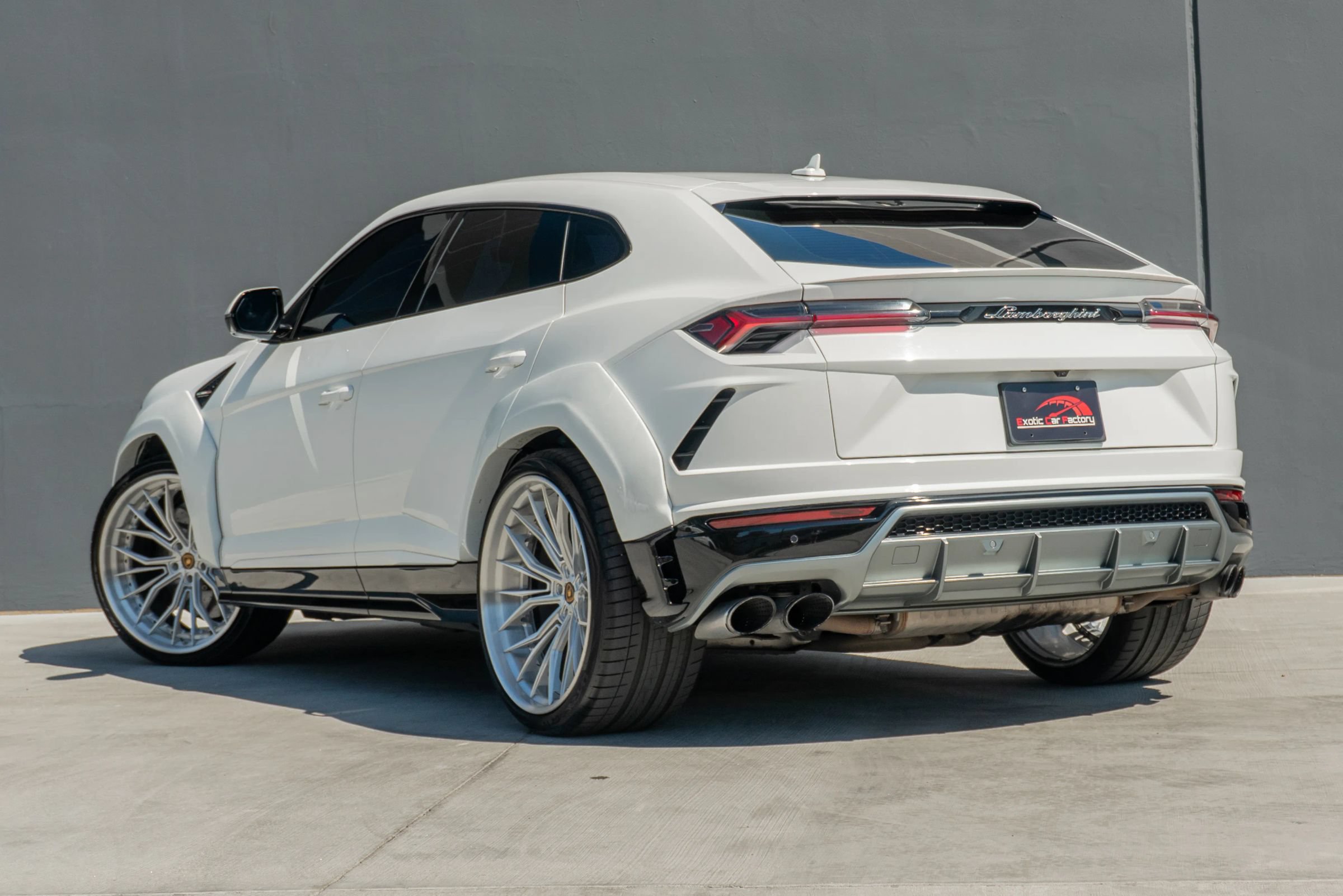 Used 2019 Lamborghini Urus AWD/4WD image 9