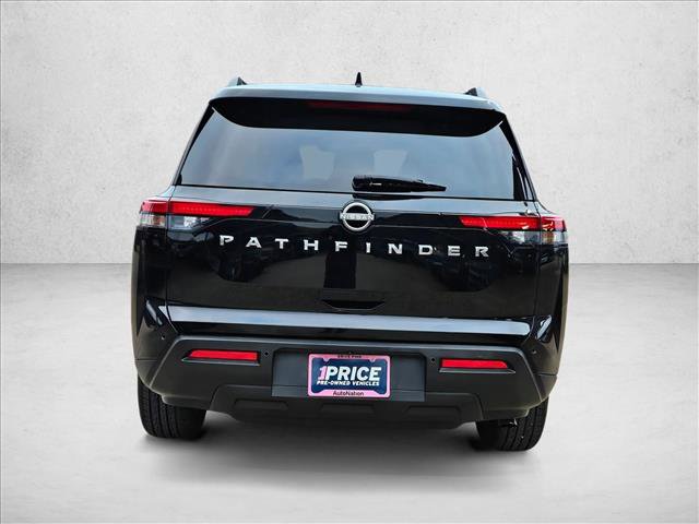 Used 2025 Nissan Pathfinder SV image 7