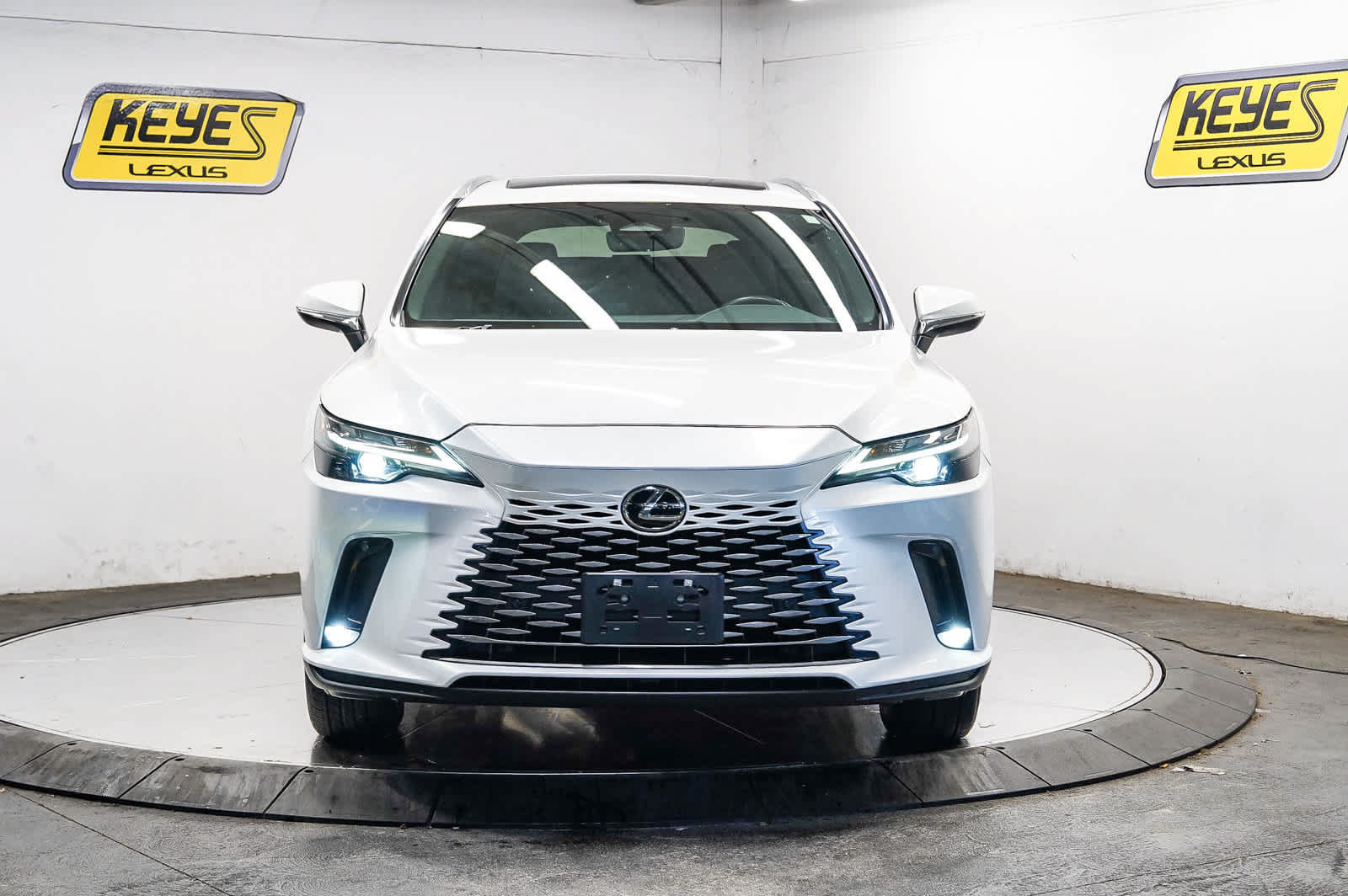 Used 2024 Lexus RX 350 FWD w/ Technology Package image 6